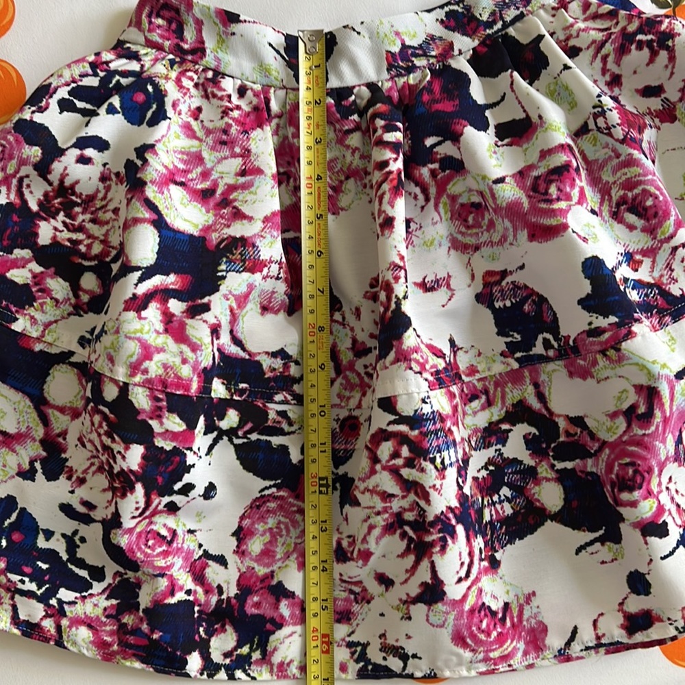 EXPRESS FLORAL SKATER SKIRT. - Picture 11 of 11